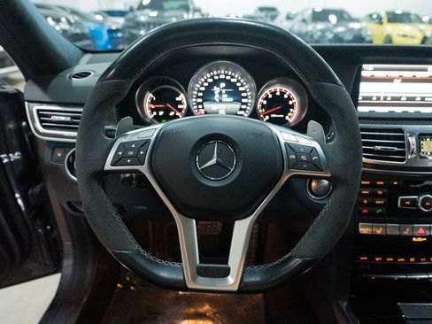 Used 2014 Mercedes-Benz E 63 AMG S-Model w/ Driver Assistance Package image 41