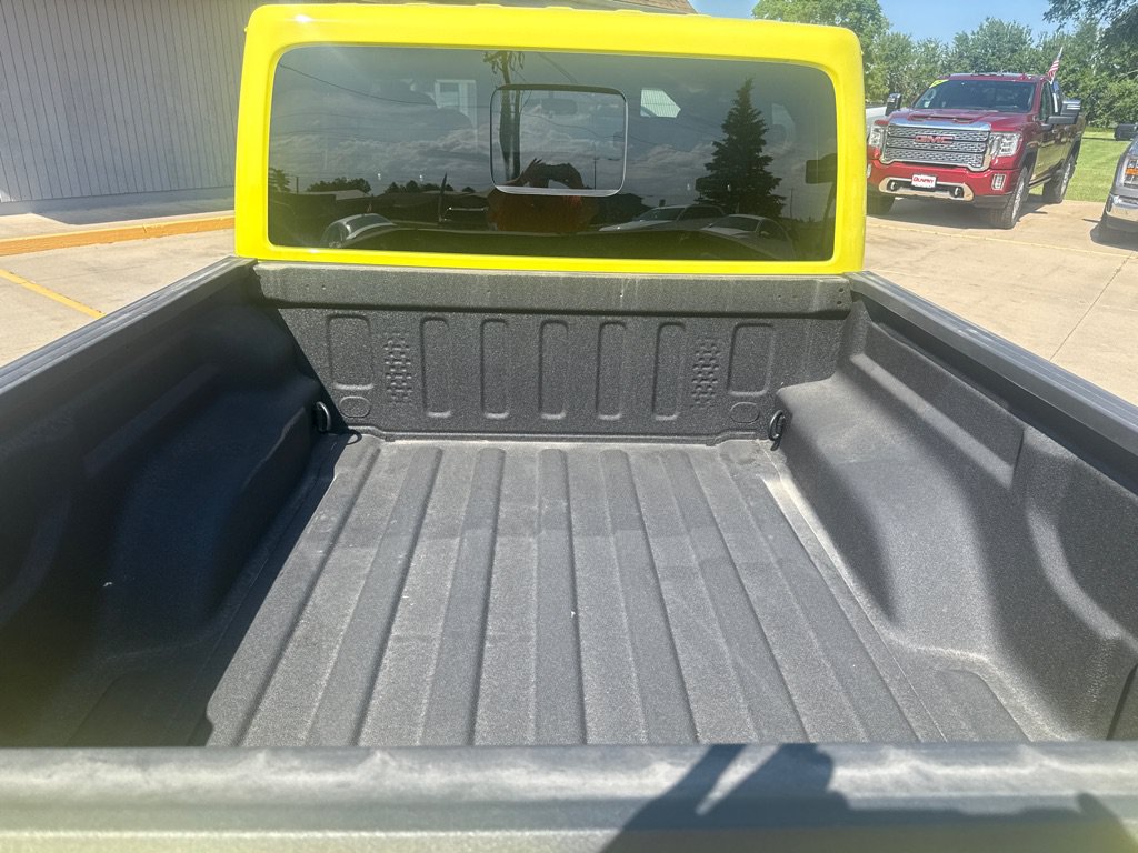 Used 2024 Jeep Gladiator Sport AWD/4WD image 16