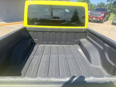 Used 2024 Jeep Gladiator Sport AWD/4WD image 16