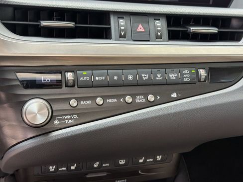 Used 2021 Lexus ES 300h w/ Accessory Package FWD image 25