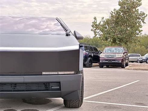 Used 2025 Tesla Cybertruck AWD Crew Cab image 11
