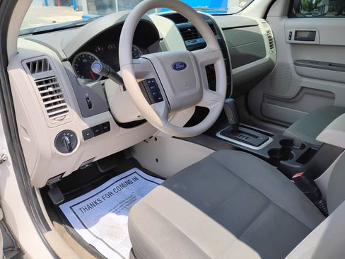 Used 2012 Ford Escape XLS AWD/4WD image 16