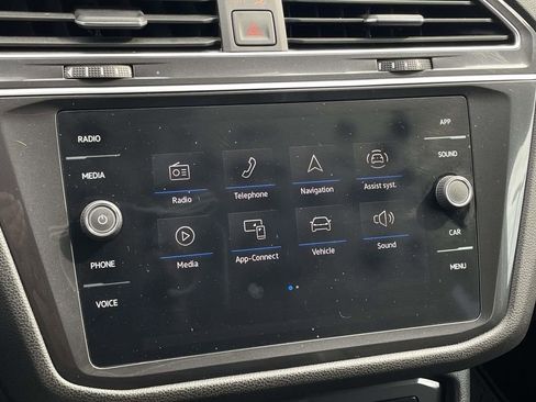 Used 2023 Volkswagen Tiguan SE image 15