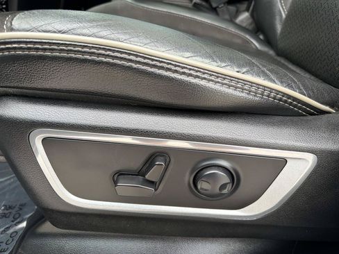 Used 2023 RAM 1500 Laramie AWD/4WD image 14