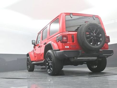 Used 2025 Jeep Wrangler Unlimited Sahara AWD/4WD image 21