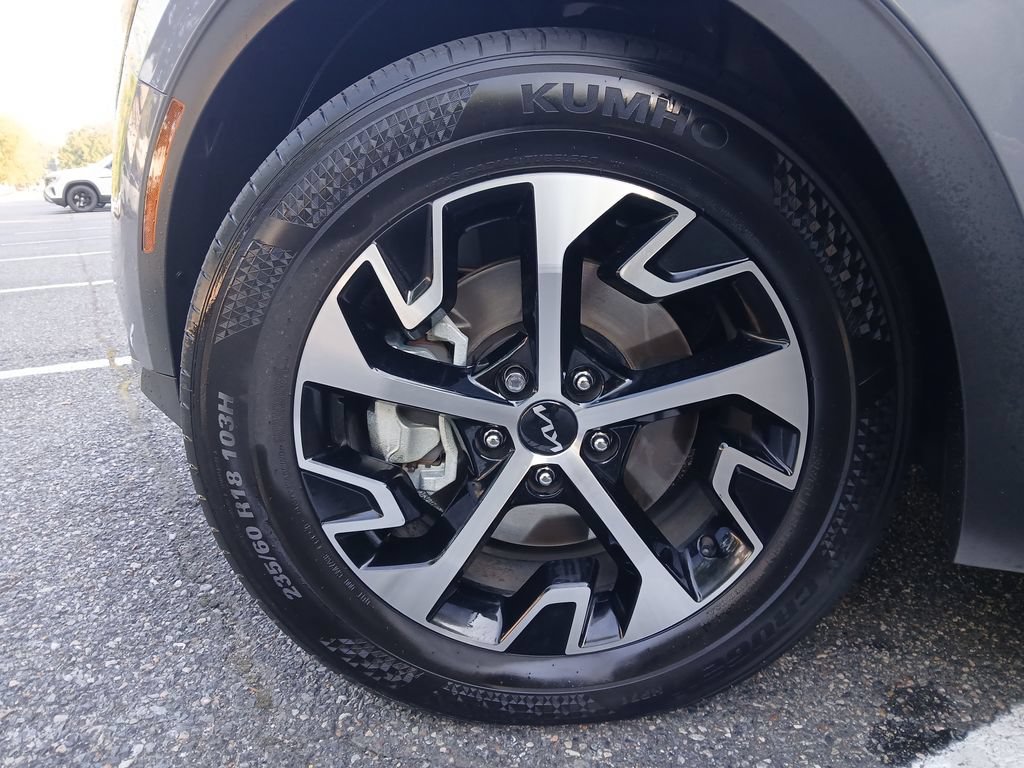 Used 2024 Kia Sportage EX FWD image 27