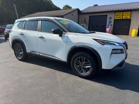 Used 2023 Nissan Rogue S image 1