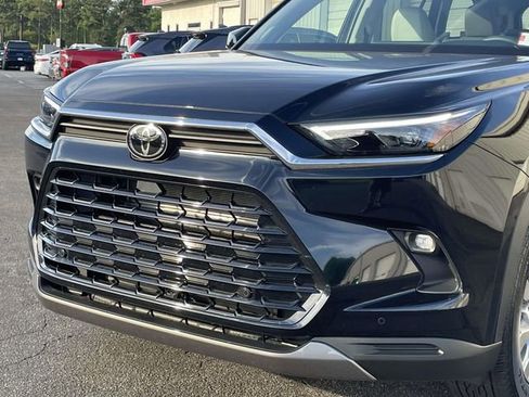 Used 2026 Toyota Grand Highlander AWD Hybrid image 3