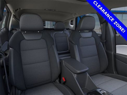 New 2025 Chevrolet Trax LT w/ Sunroof Package image 16