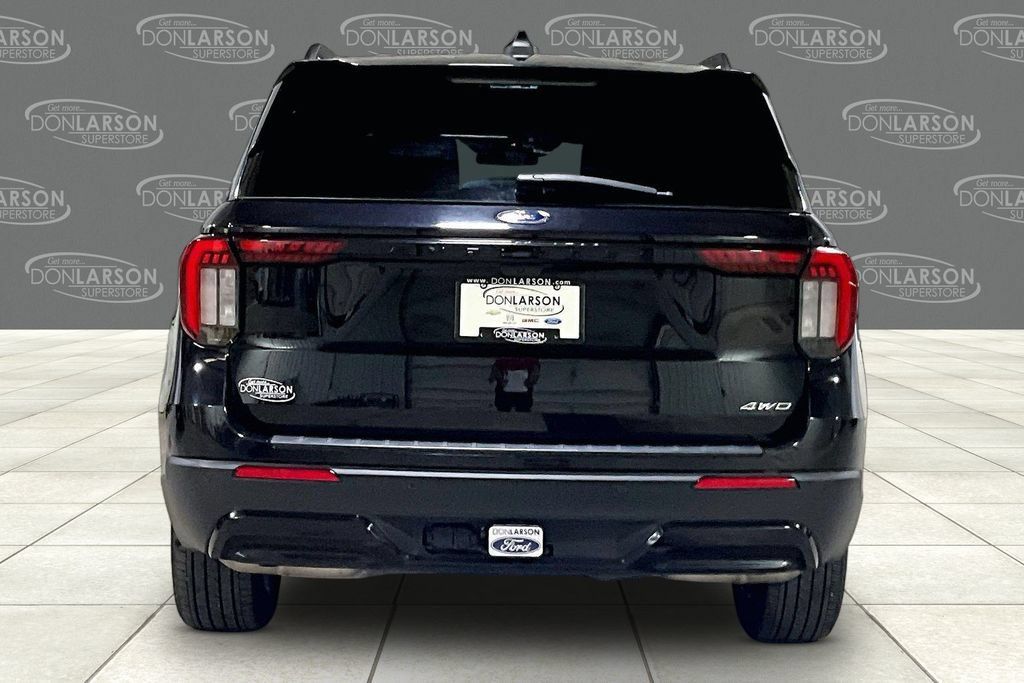 Certified 2025 Ford Explorer ST-Line AWD/4WD image 9