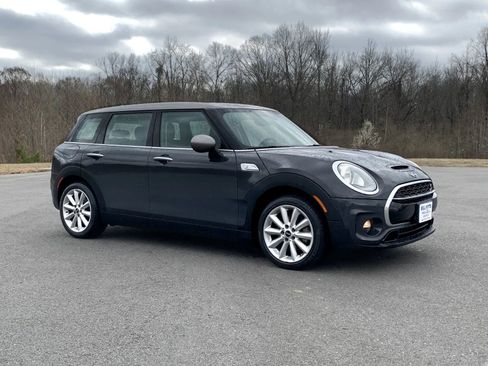 Used 2017 MINI Cooper Clubman S image 1