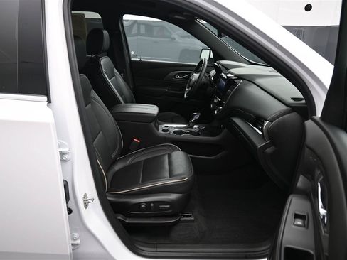 Used 2022 Chevrolet Traverse Premier w/ LPO, Floor Liner Package FWD image 9