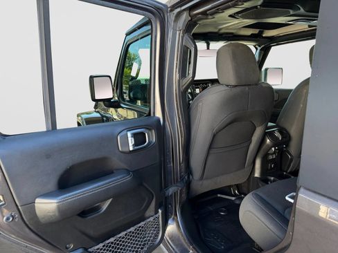 Used 2020 Jeep Wrangler Unlimited Sahara AWD/4WD image 14