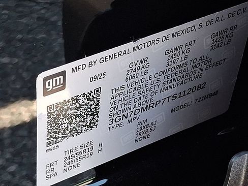 Used 2026 Chevrolet Equinox EV LT w/ Comfort Package FWD image 27