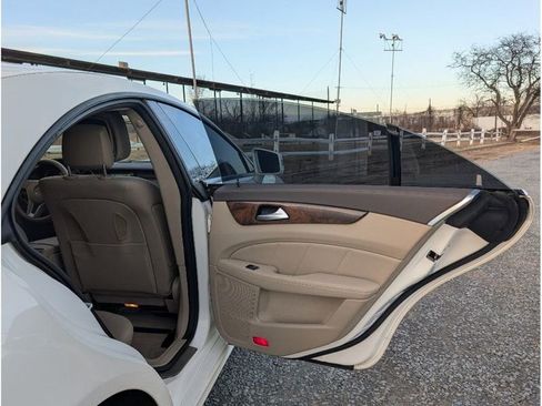 Used 2013 Mercedes-Benz CLS 550 550 4MATIC w/ Premium I Pkg image 12