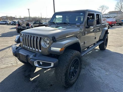 Used 2020 Jeep Gladiator Overland image 2