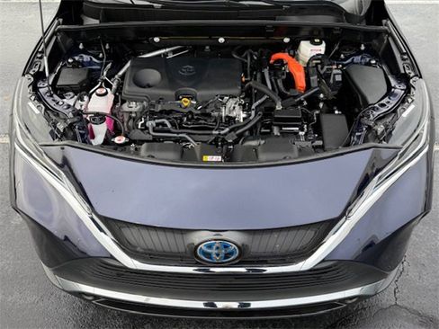 Used 2022 Toyota Venza XLE image 33