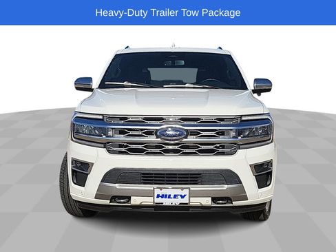 Used 2023 Ford Expedition Platinum image 3
