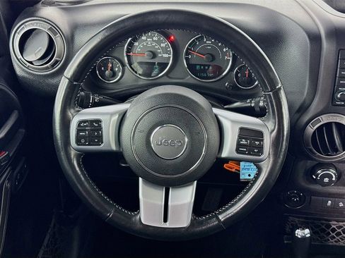 Used 2018 Jeep Wrangler Unlimited Sport image 35