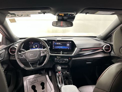 Used 2024 Chevrolet Trax RS w/ Driver Confidence Package FWD image 18