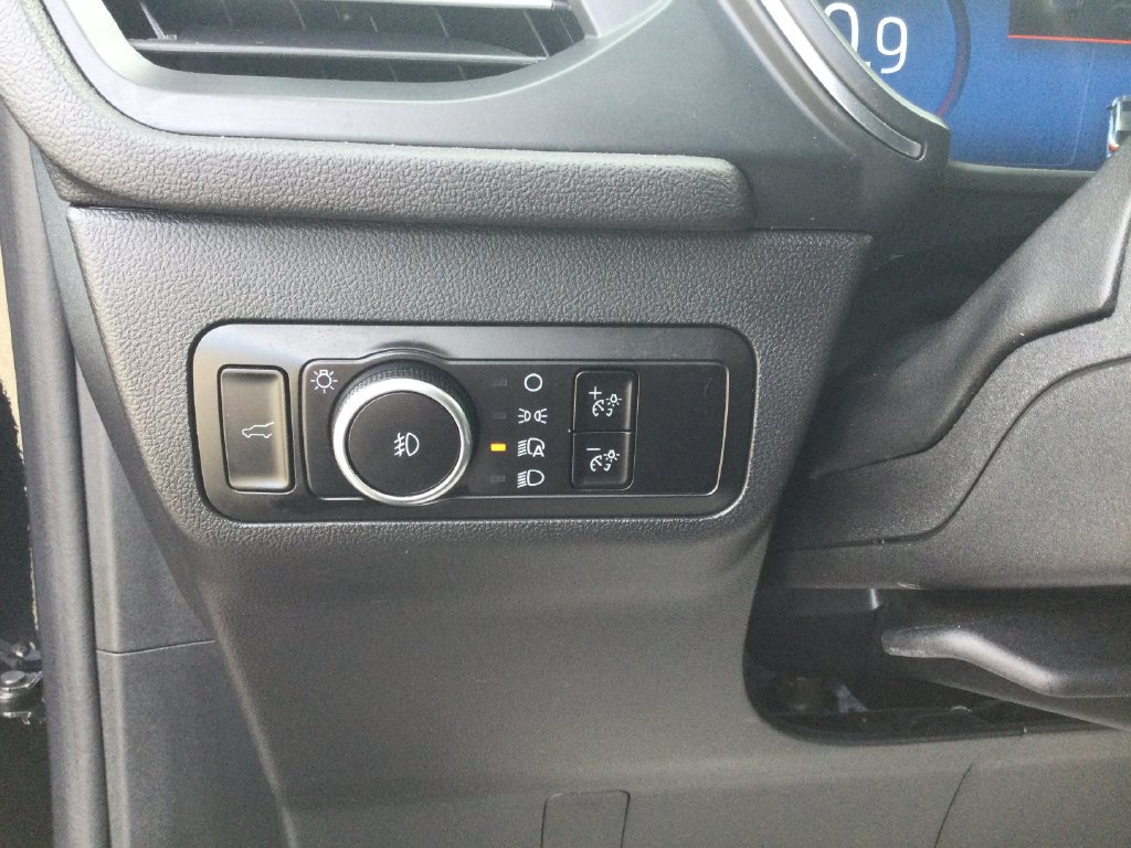 Used 2025 Ford Escape Platinum AWD/4WD image 17