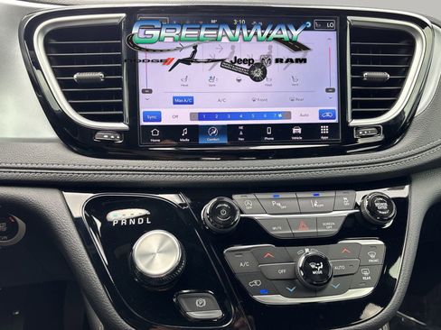 New 2026 Chrysler Pacifica Limited w/ S Appearance Package image 25