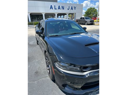Used 2019 Dodge Charger Scat Pack w/ Plus Group image 2