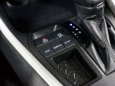 Certified 2025 Toyota RAV4 XLE image 22