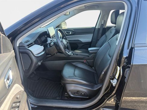 Used 2022 Jeep Compass Latitude image 12