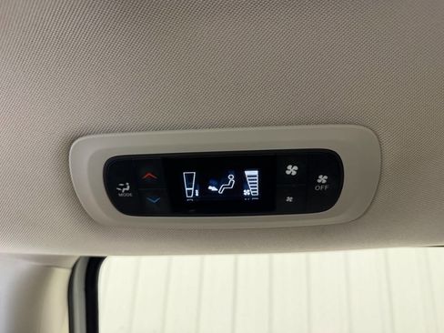 Used 2023 Chrysler Voyager LX FWD image 32