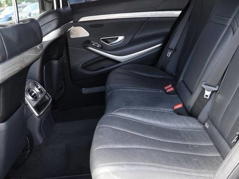 Used 2017 Mercedes-Benz S 550 Sedan image 17