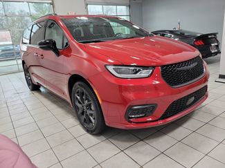 New 2026 Chrysler Pacifica Select w/ S Appearance Package video 2