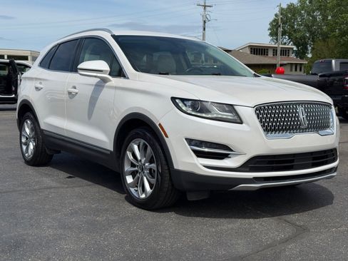 Used 2019 Lincoln MKC Select w/ MKC Climate Package FWD image 2