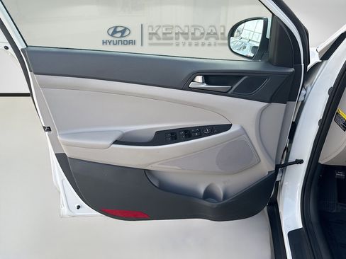 Used 2018 Hyundai Tucson SE w/ Cargo Package AWD/4WD image 17