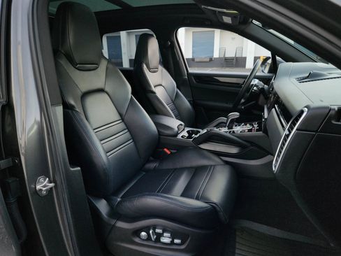 Used 2019 Porsche Cayenne S AWD/4WD image 27