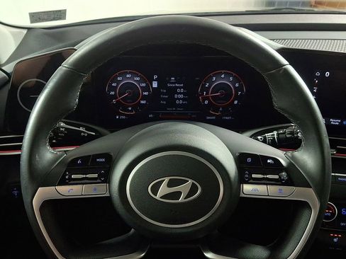 Used 2024 Hyundai Elantra SEL w/ Convenience Package FWD image 18