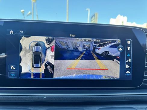 Used 2024 Mercedes-Benz GLE 350 4MATIC image 17