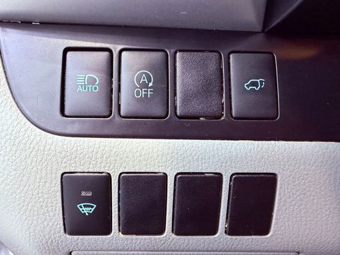 Used 2018 Toyota Highlander XLE image 19