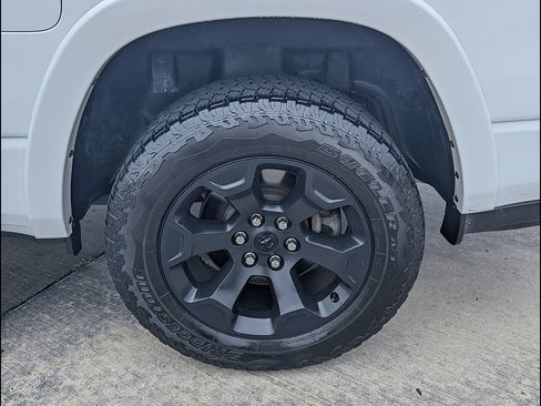 Used 2025 RAM 1500 Big Horn AWD/4WD image 16