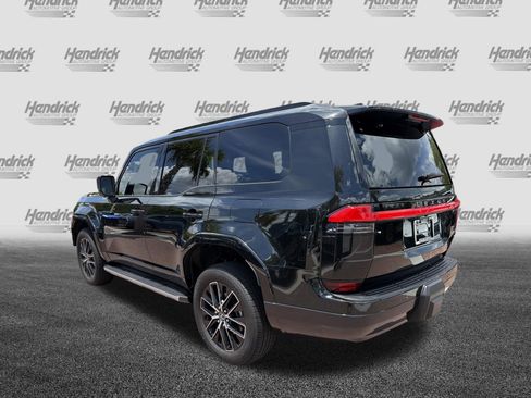 Used 2024 Lexus GX 550 w/ Cold Area Package AWD/4WD image 8