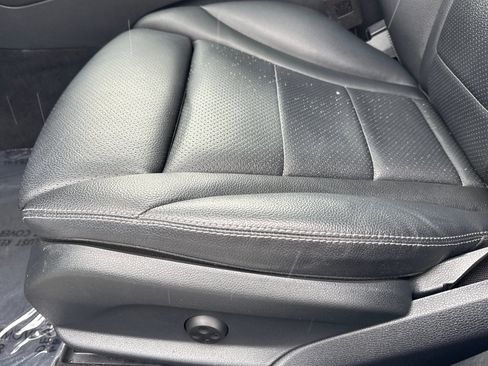 Used 2021 Mercedes-Benz GLC 300 4MATIC image 15