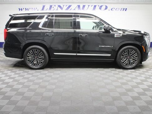 Used 2025 GMC Yukon Denali w/ Denali Reserve Package AWD/4WD image 2