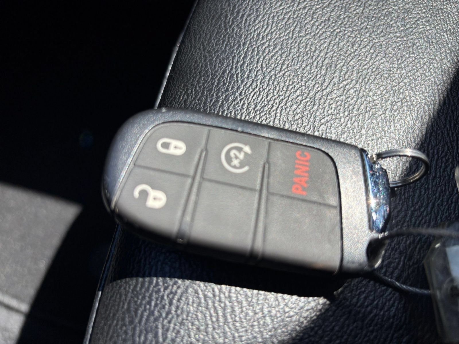 Used 2025 Jeep Compass Latitude AWD/4WD image 25