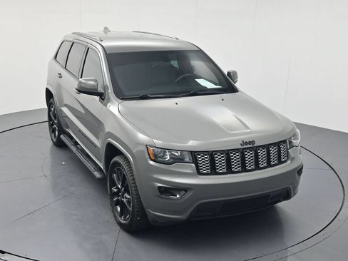Used 2022 Jeep Grand Cherokee Laredo X AWD/4WD image 38