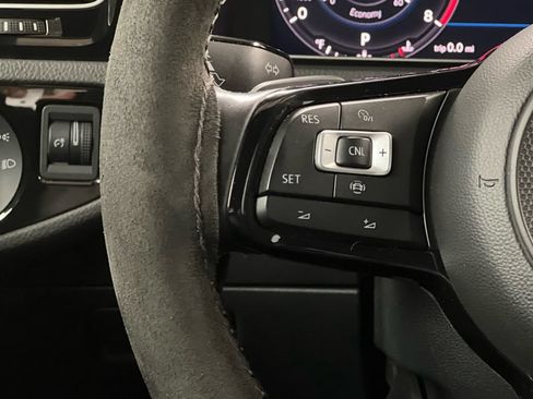 Used 2019 Volkswagen Golf R 4-Door AWD/4WD image 30