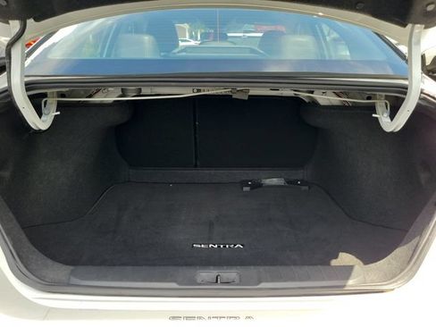 Used 2023 Nissan Sentra SR w/ SR Premium Package FWD image 8