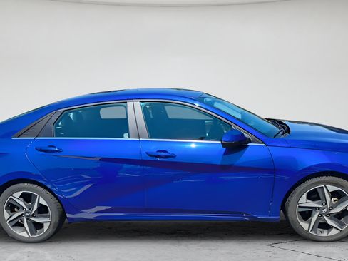 Used 2023 Hyundai Elantra Limited FWD image 2