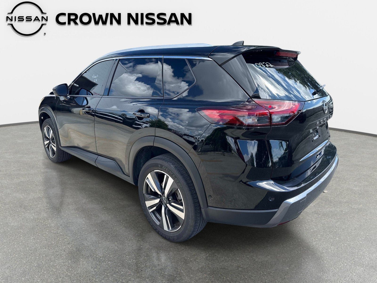Certified 2024 Nissan Rogue SL FWD image 4