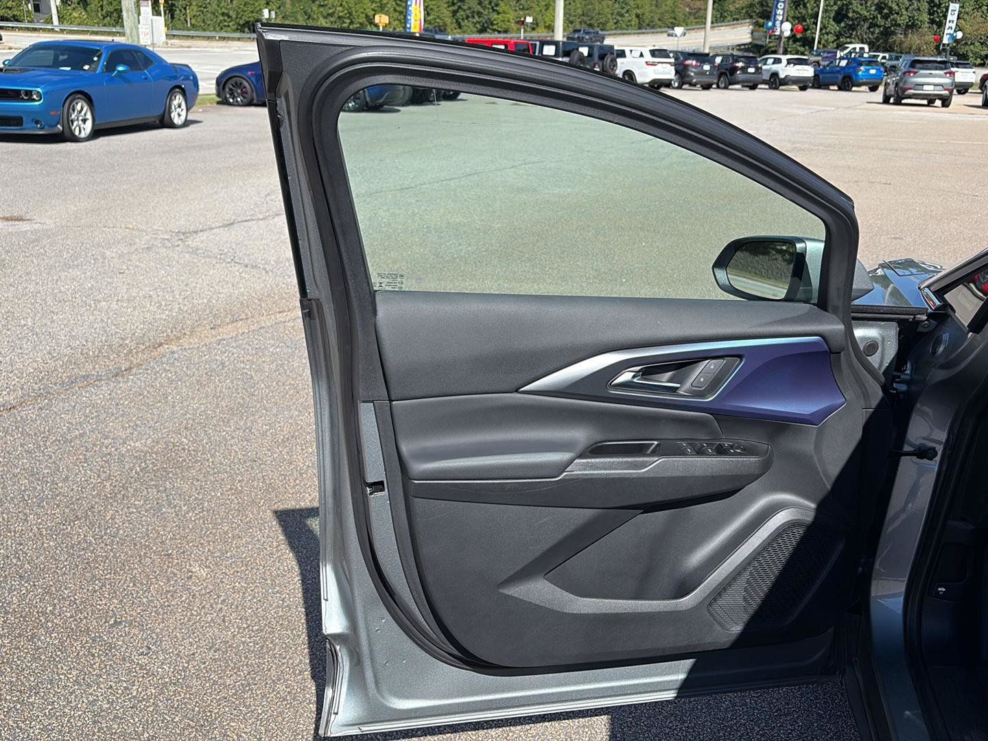 Used 2024 Chevrolet Equinox EV LT FWD image 7