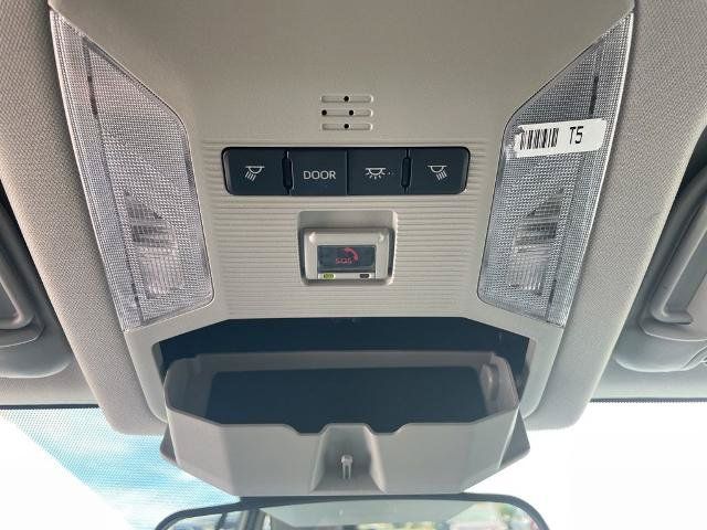 Used 2024 Toyota RAV4 XLE AWD/4WD image 18